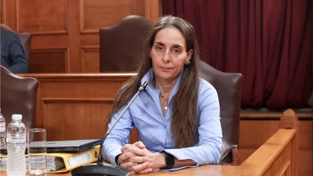 Αντιπαράθεση για τη μετακίνηση της Π. Τυχεροπούλου στην ΑΑΔΕ