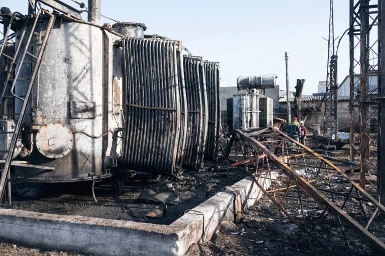 Ρωσικοί βομβαρδισμοί προκάλεσαν διακοπές ρεύματος στην Ουκρανία