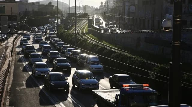 Traffic Chaos on Kifisos Avenue Due to Accident