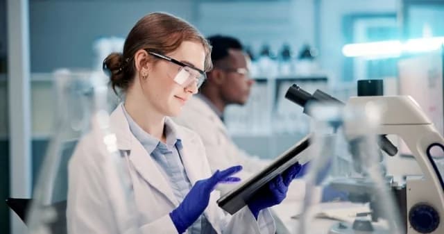Medizin im Zeitalter der digitalen Biologie: 5 Meilensteine im Jahr 2025