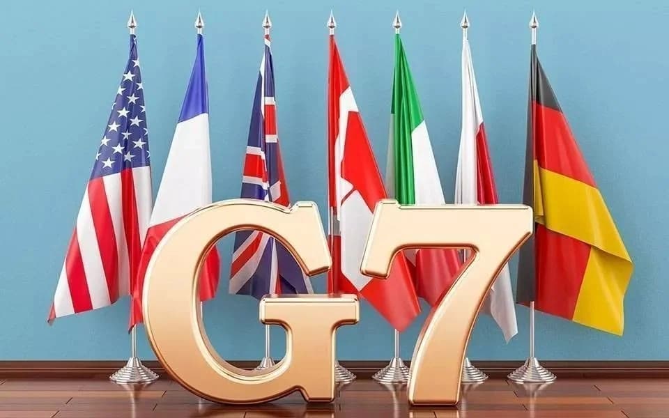 G7: Макрон изменил даты саммита ради Трампа