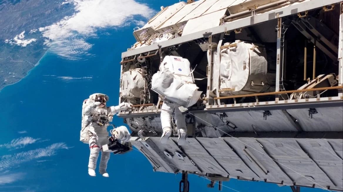 La NASA Acelera el Regreso de la Tripulación de la ISS por Problema de Salud de un Astronauta