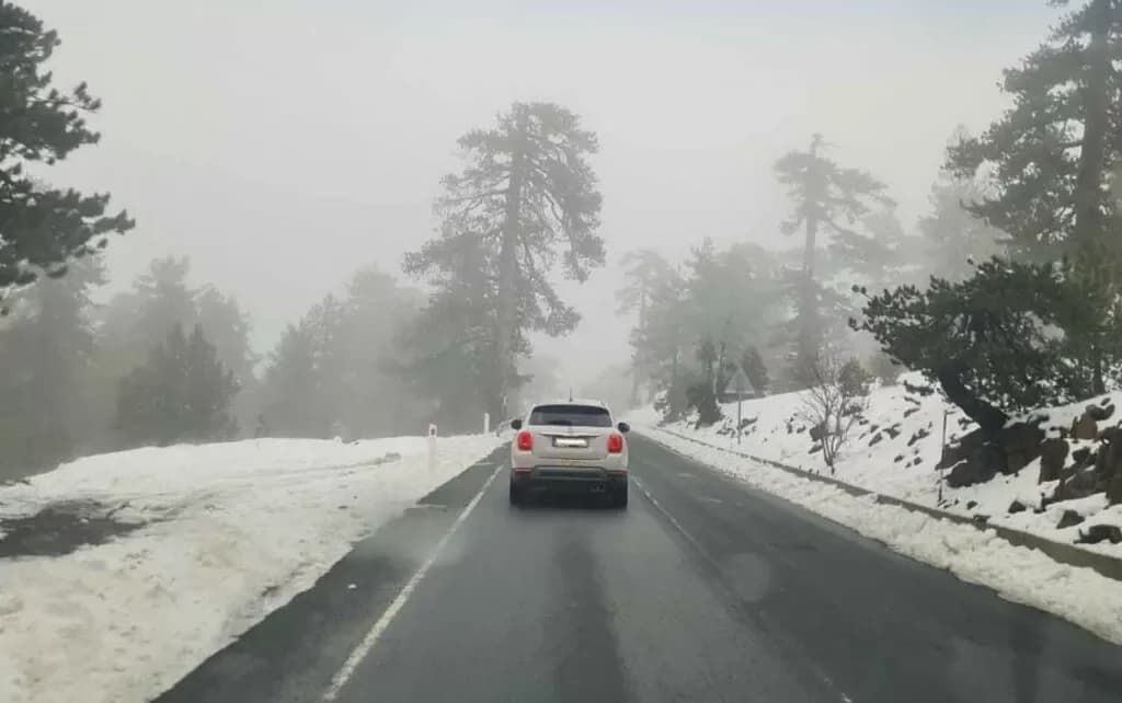 Dichter Nebel in Troodos: Vorsicht auf den Straßen