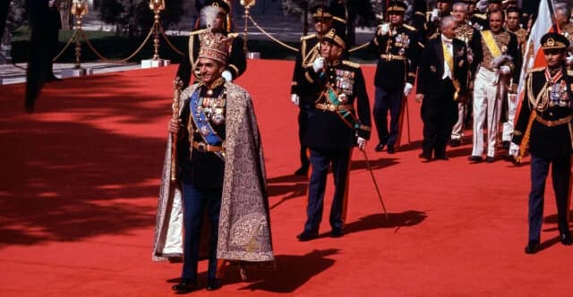 Династия Пехлеви: мечты о возвращении в Иран