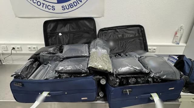 Arrestadas estadounidenses con 72 kg de cannabis en el aeropuerto de Atenas
