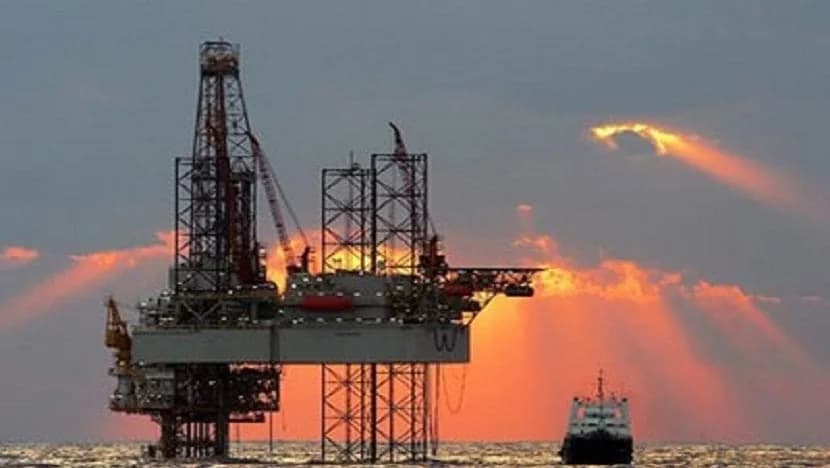 Украина: Удары по буровым платформам Лукойла в Каспийском море