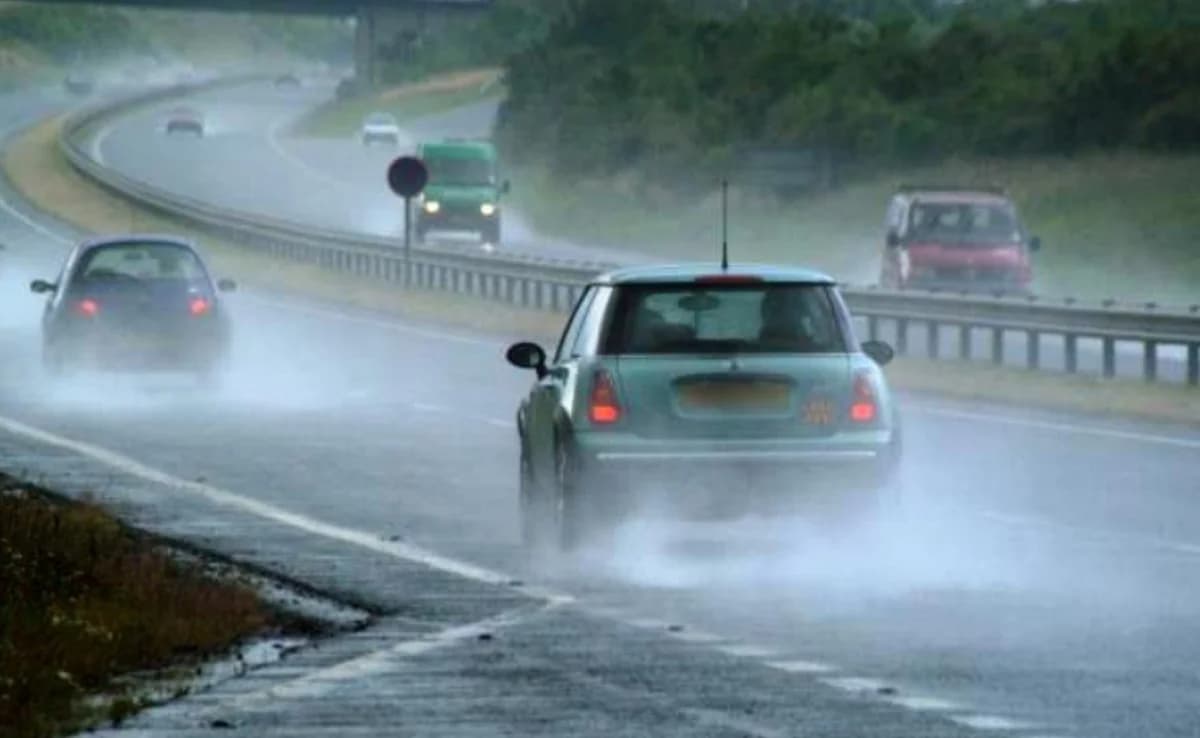Starker Regen auf der Autobahn Nikosia-Limassol