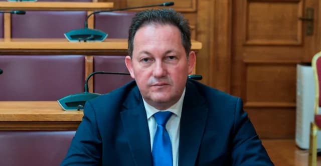 Petsas: "Parteien, die Karystianou umarmten, fallen in die Grube, die sie gegraben haben"