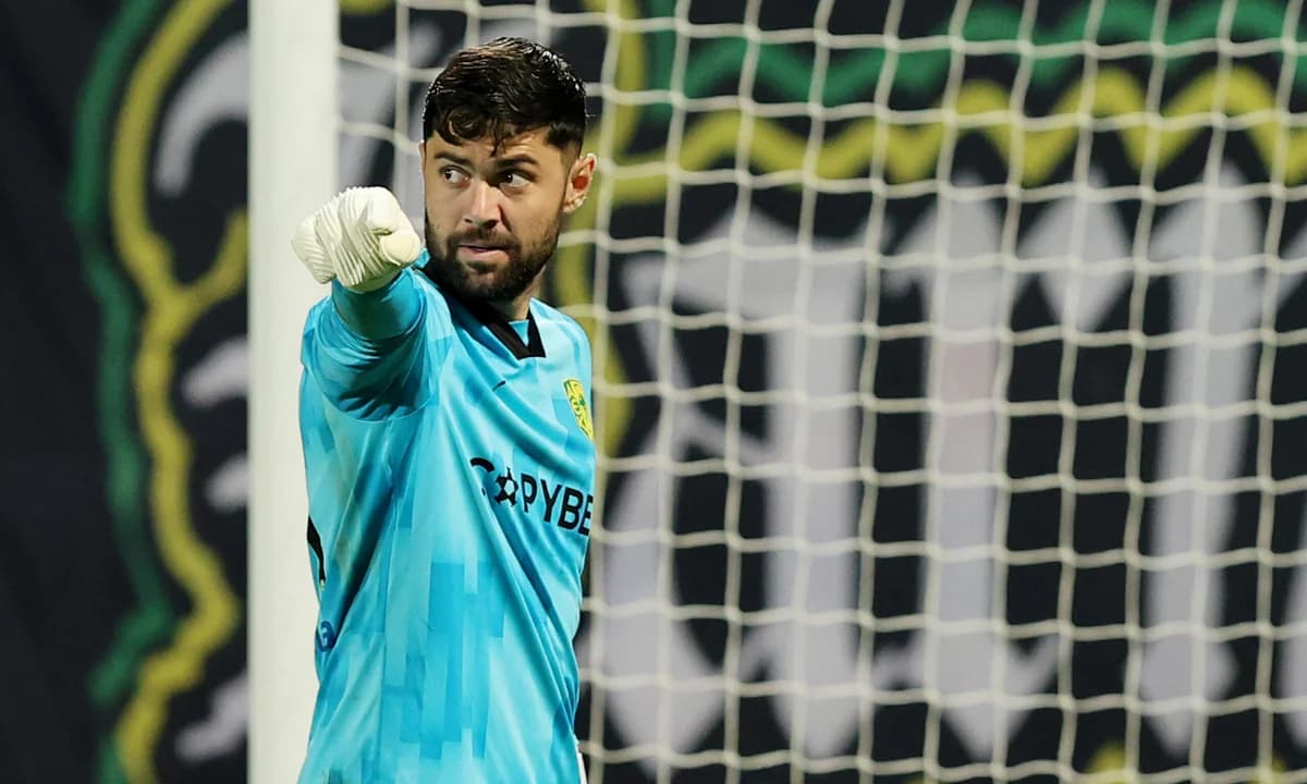 Aris close to Athanasiadis and Alvaro