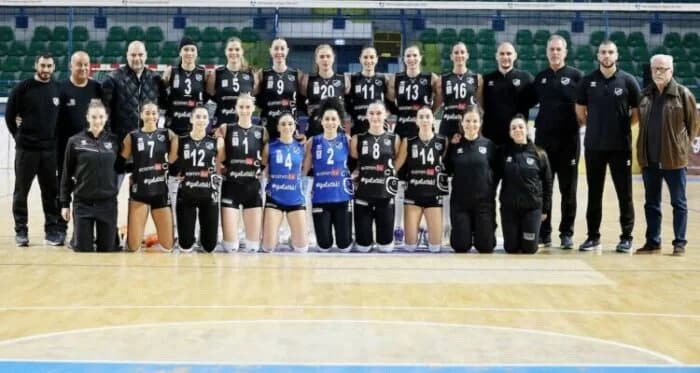 Olympiada Neapoleos Logra Histórica Clasificación en la Challenge Cup de Voleibol