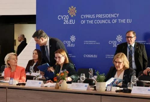 Comisarios de la UE se reúnen con ministros en Chipre para discutir temas clave