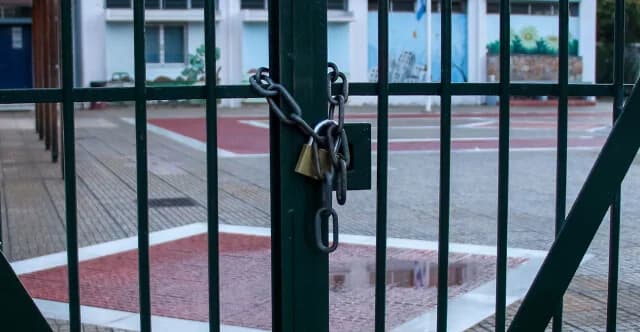 Aigio: 16-year-old Arrested for Beating Peer – Mother Also Arrested