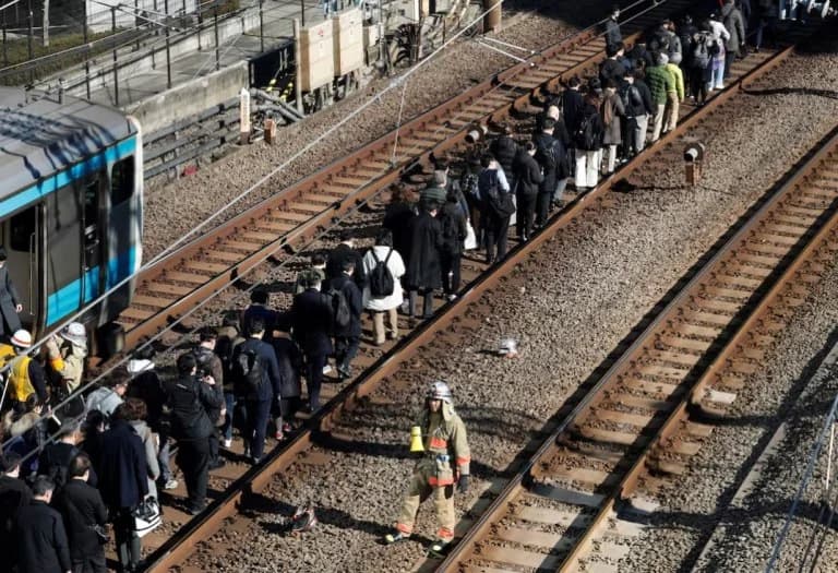 Tokyo Train Blackout Disrupts Hundreds of Thousands of Passengers