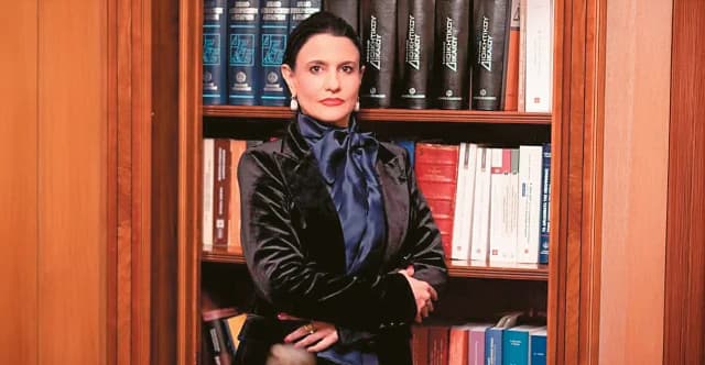 Γρατσία: Το κόμμα Καρυστιανού και το πρόγραμμά του