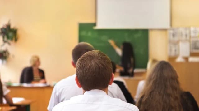 Drei Hierarchen 2026: Entscheidungen und Rundschreiben für Schulen