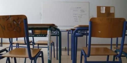 高中发生骚乱：学生殴打老师