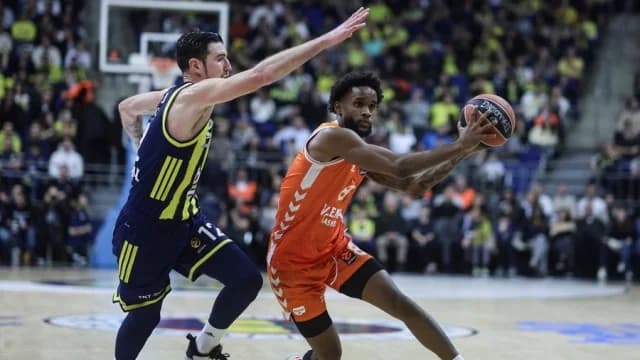 Fenerbahce besiegt Valencia 82-79: De Colo kehrt zurück