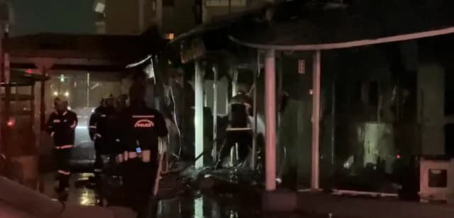 Feuer an Tankstelle in Kato Patisia