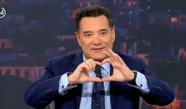 Georgiadis: Corazón a mujer que 'destruyó la propaganda izquierdista'