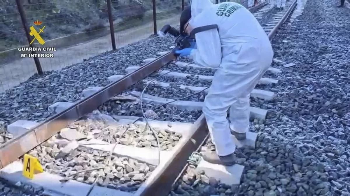 Zugunglück in Spanien: 41 Tote, Schienenbruch wird untersucht