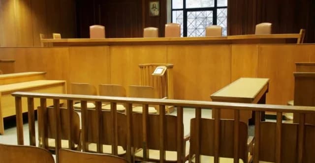 סלוניקי: סגני ראשי עיר הורשעו בגין מקרה מוות ופציעה כתוצאה מתקיפת כלבים