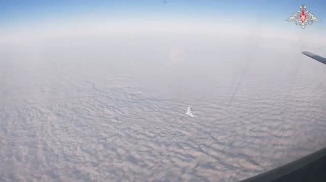 俄罗斯轰炸机在波罗的海上空巡逻