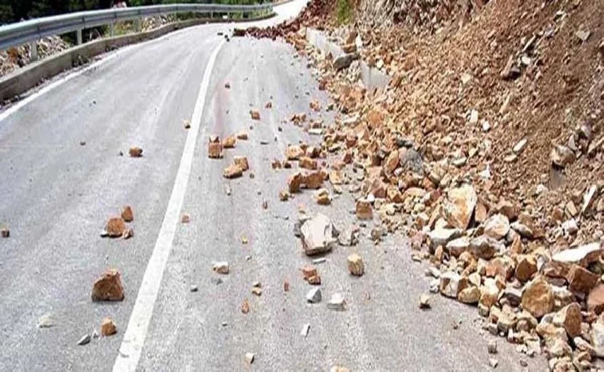 Erdrutsche auf Bergstraßen in Zypern