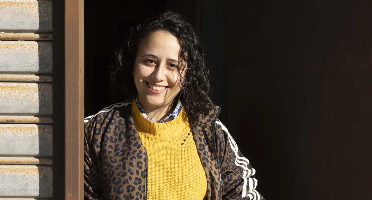 Eleni Anastasiou: Theater als Riss in der Hyperinformation