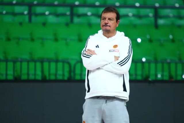 Ergin Ataman: Bereit, zweiterfolgreichster Trainer von Panathinaikos in der Basket League zu werden