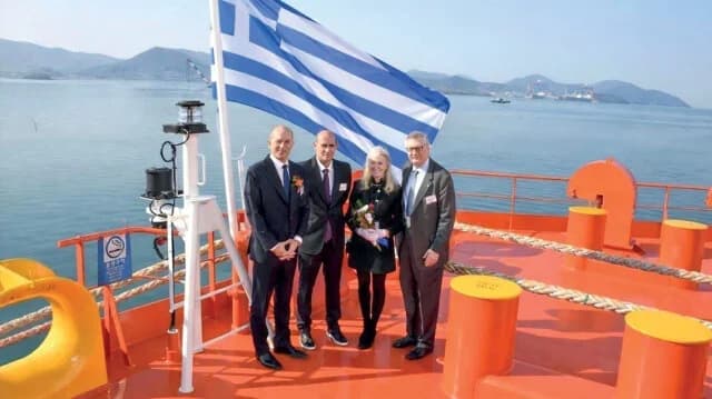 Griechische Reeder dominieren Schiffbau und -käufe