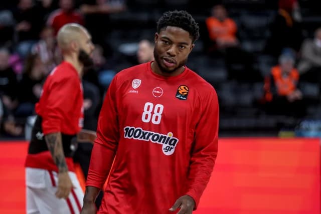 Olympiacos: Concern for Tarik Jones, to undergo MRI