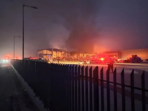 Trikala: Incendio en la fábrica de Violanta – 5 trabajadores desaparecidos