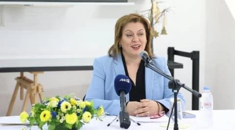 Programa Piloto de Servicios de Trabajadores Sociales en Escuelas en 2026
