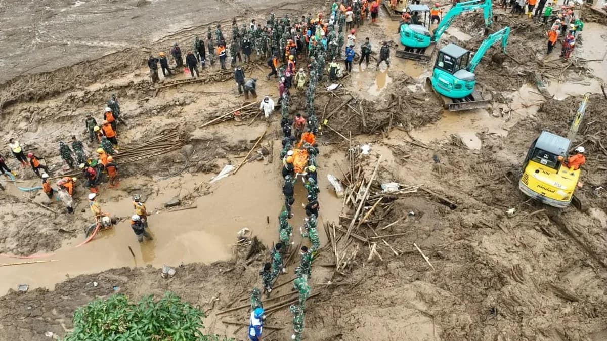 Indonesia: 23 Soldiers Dead in Java Landslides