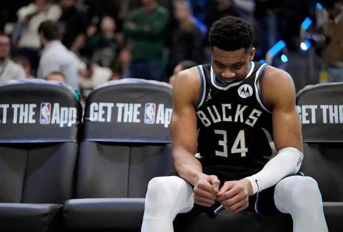 Report: Giannis Antetokounmpo Considered Firing His Agent