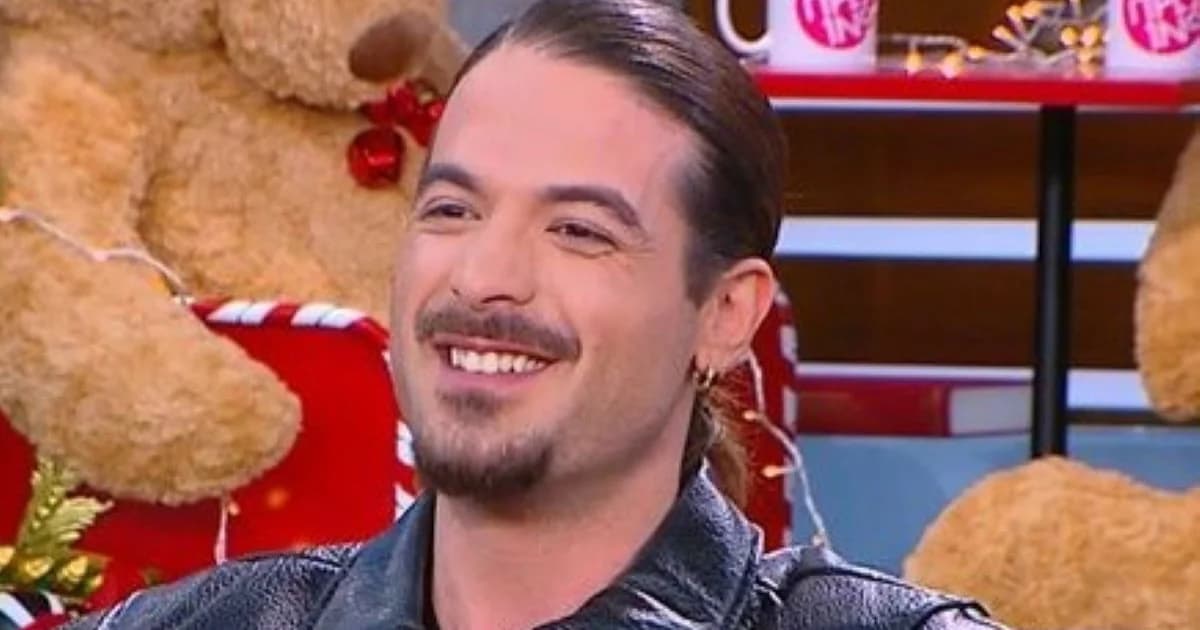 Άρης Μουγκοπέτρος: Συγκινεί με δωρεά μαλλιών σε καρκινοπαθείς