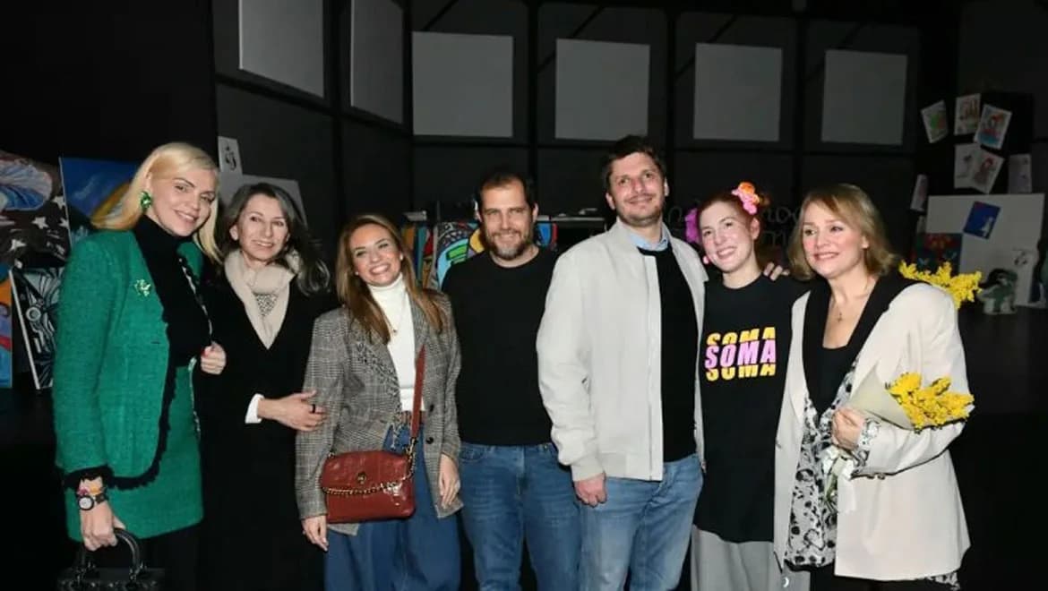 Celebridades en el estreno de "Koutalenia"