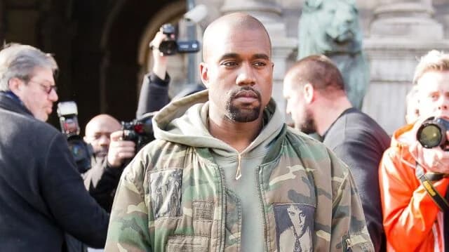 Kanye West se disculpa públicamente por comentarios antisemitas