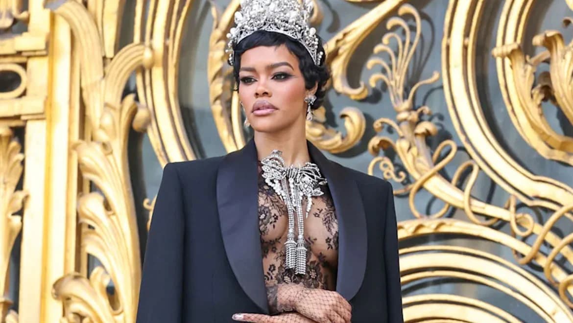 Teyana Taylor: Διάφανο φόρεμα και fashion statement στο Παρίσι