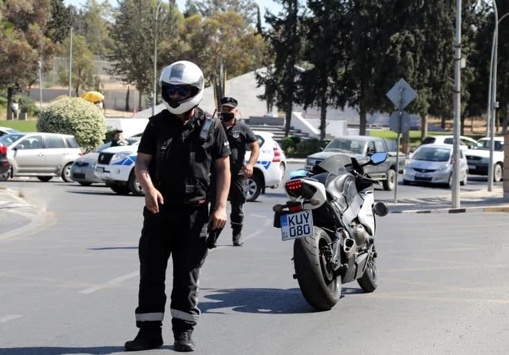 Κάμερες σε στολές αστυνομικών και περιπολικά: Τι θα καταγράφουν