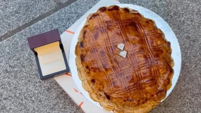 Οικογένεια στο Βέλγιο βρήκε διαμάντι σε βασιλόπιτα αξίας 500 ευρώ