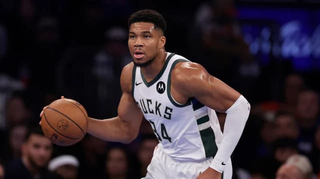 ESPN: Ο Αντετοκούνμπο έτοιμος για αλλαγή ομάδας, οι Μπακς εξετάζουν ανταλλαγές