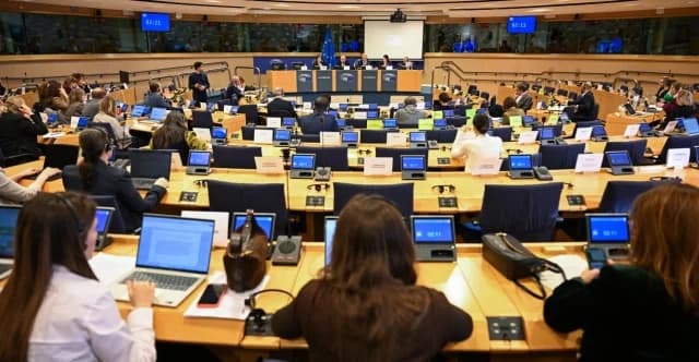 Ευρωπαϊκό Κοινοβούλιο: Προστασία καλλιτεχνών και ΜΜΕ από την Τεχνητή Νοημοσύνη