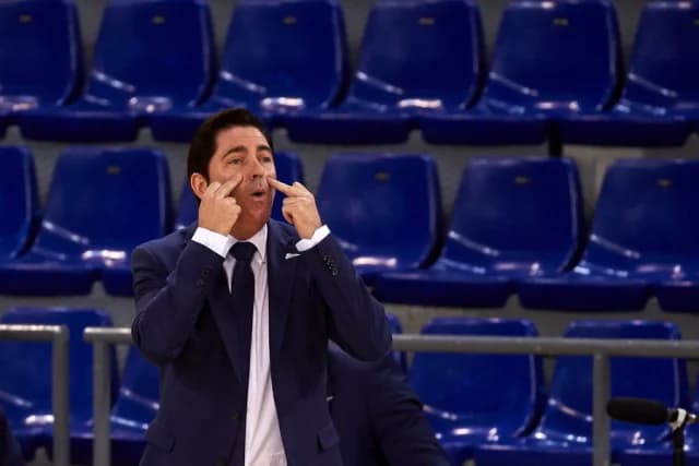 Pascual: "La plantilla del Olympiacos es interminable, Clyburn regresa al SEF"