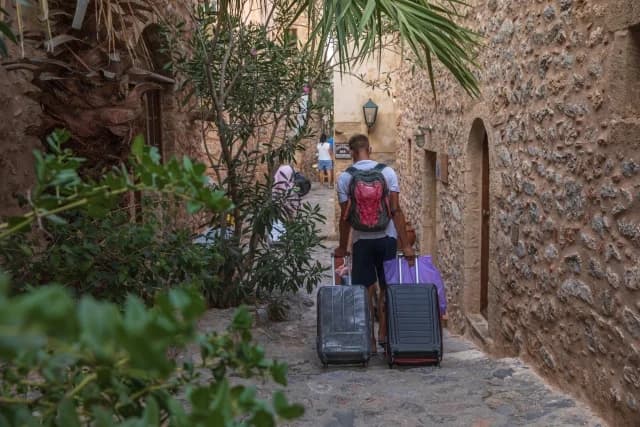AI και ελληνικός τουρισμός: Εφαρμογές για καιρό, απεργίες σε πραγματικό χρόνο