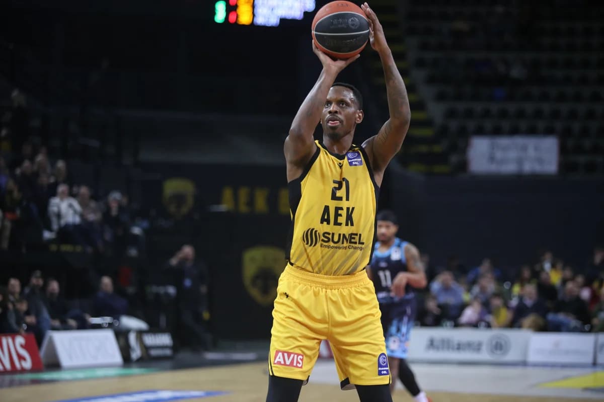 James Nunnally (AEK): 'Vine para facilitar el juego'