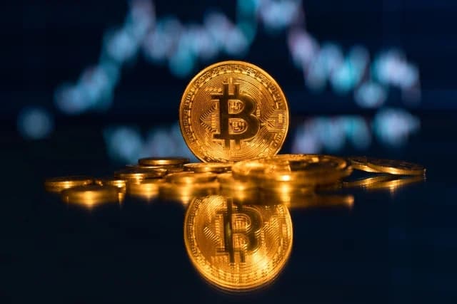 Биткойн упал ниже 80 000 долларов на фоне распродажи
