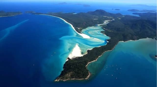 Australischer Teenager (13) schwimmt 4 km, um Familie zu retten