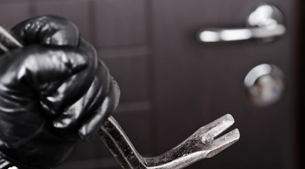 Limassol: Robbery at 86-Year-Old's House – Residents Tied Up
