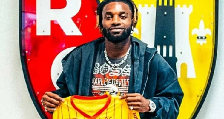 Lens verurteilt rassistische Angriffe gegen Saint-Maximin